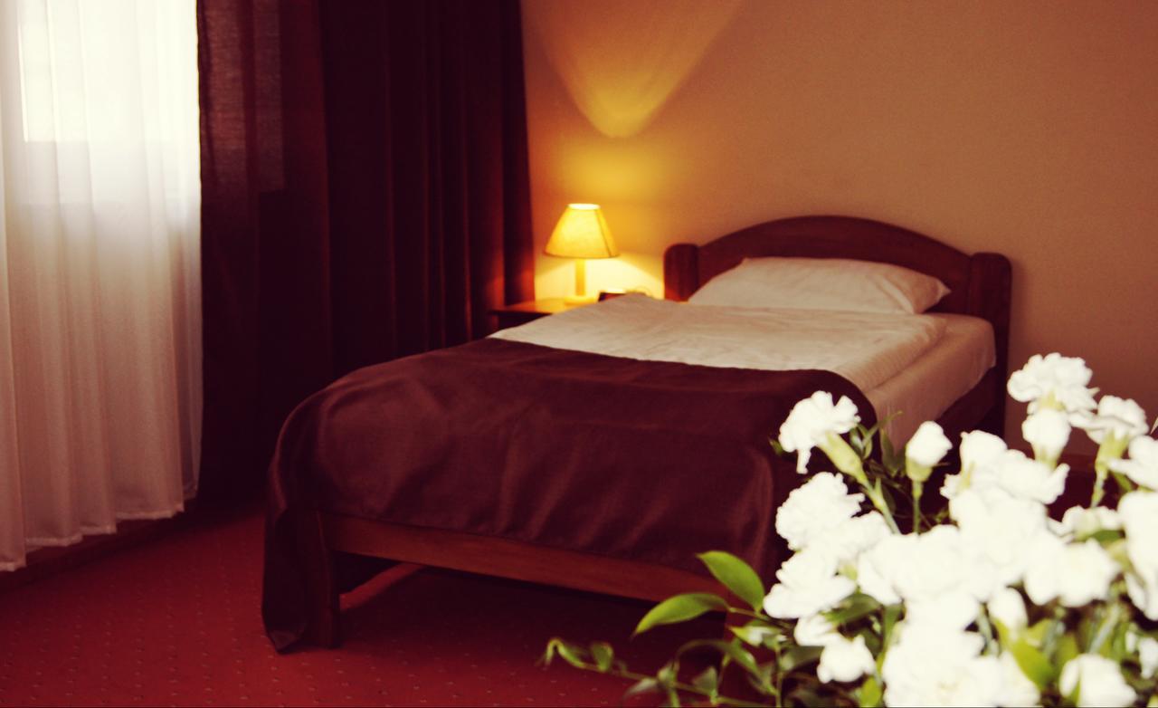 Hotel Metro Клодзко Экстерьер фото