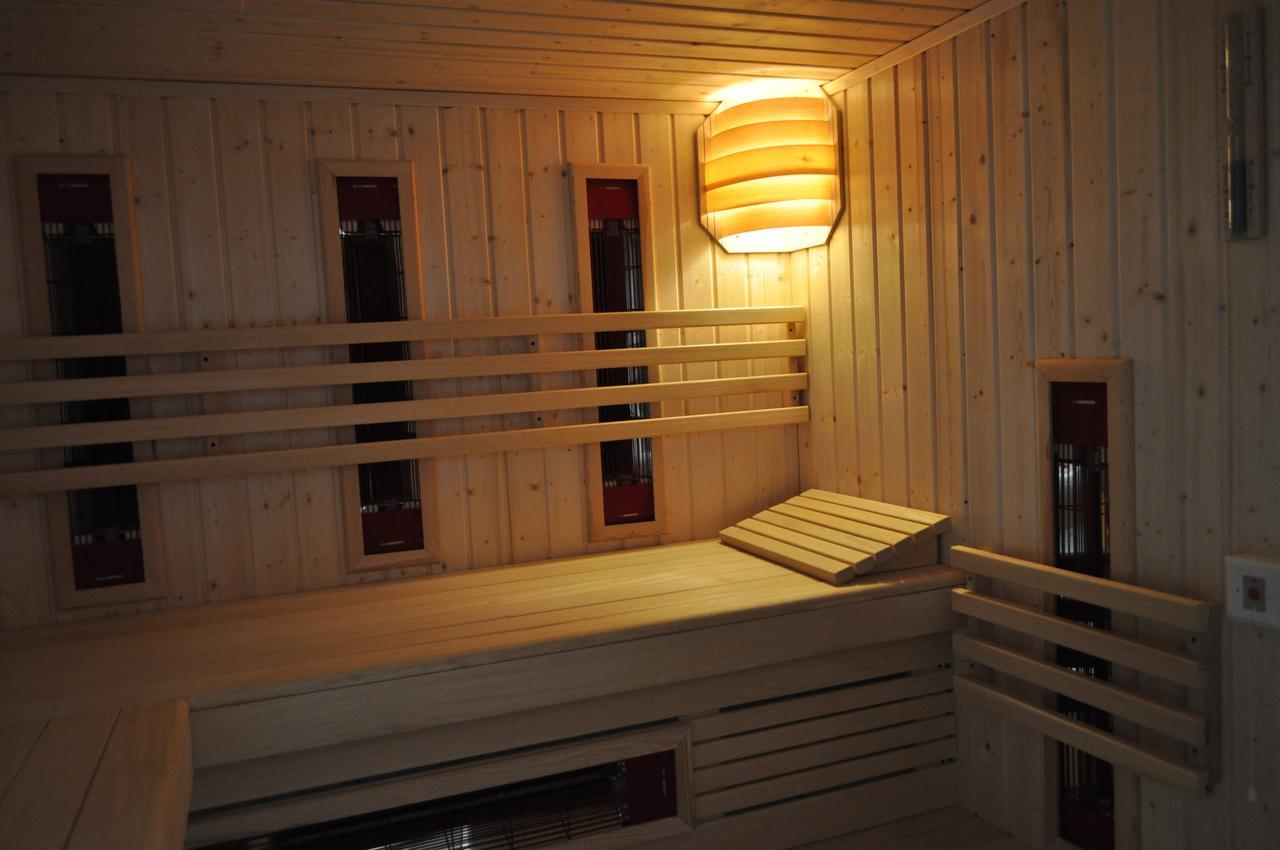 Hotel Metro Клодзко Экстерьер фото