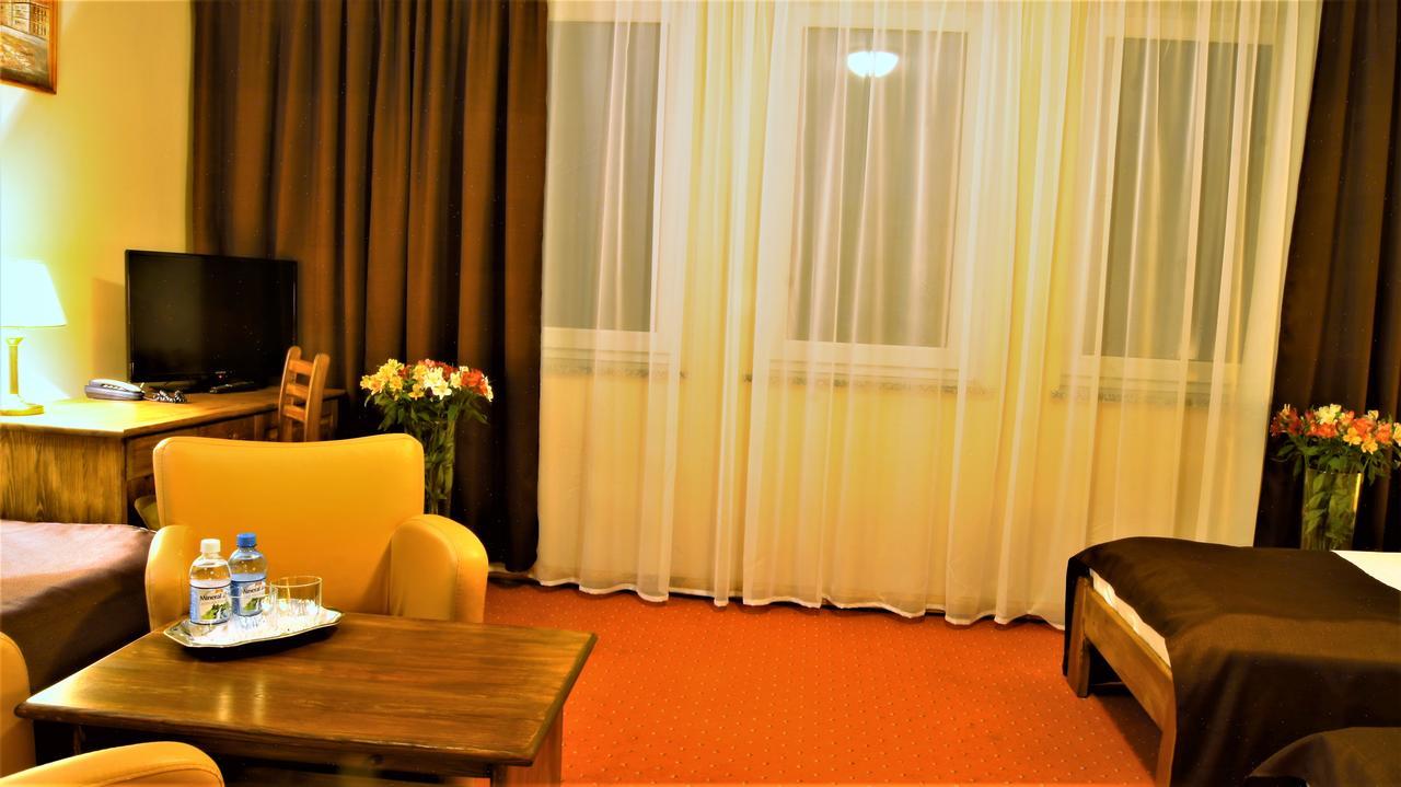 Hotel Metro Клодзко Экстерьер фото