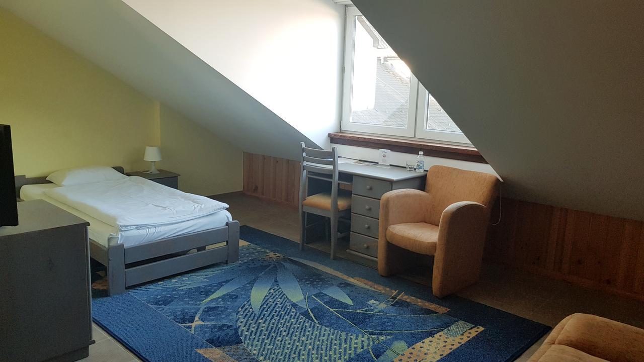 Hotel Metro Клодзко Экстерьер фото