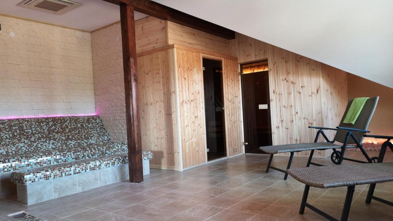 Hotel Metro Клодзко Экстерьер фото