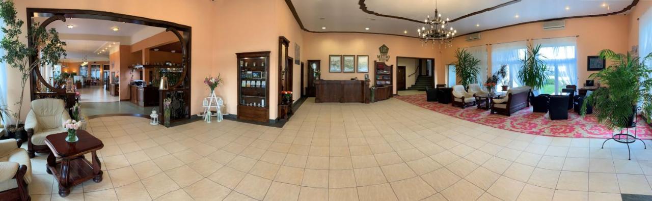 Hotel Metro Клодзко Экстерьер фото