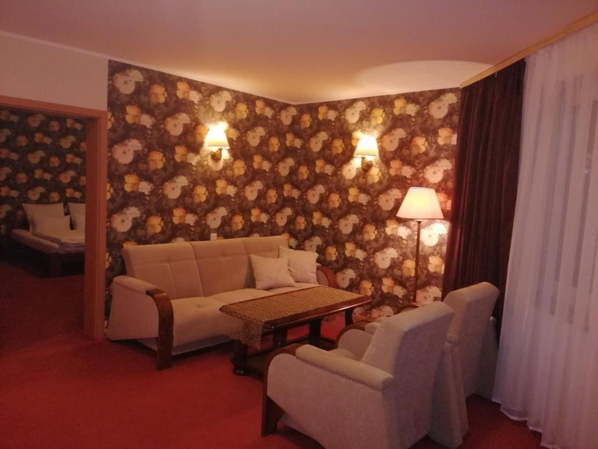 Hotel Metro Клодзко Экстерьер фото